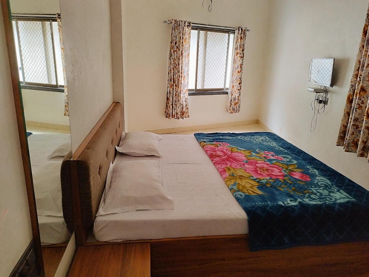 Hotel Guru Kripa - 500Mtr From Shreenathji Temple Nāthdwāra Exteriör bild