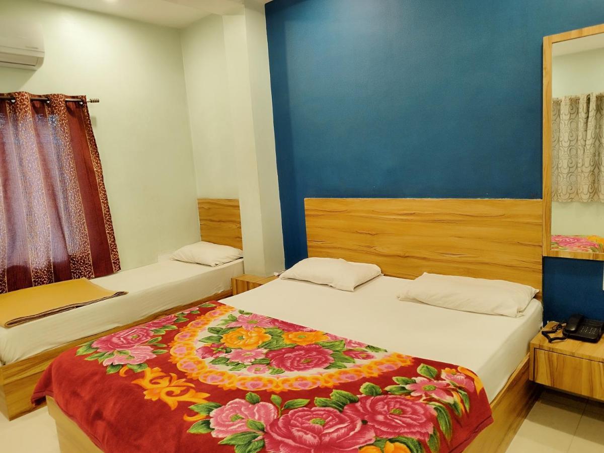 Hotel Guru Kripa - 500Mtr From Shreenathji Temple Nāthdwāra Exteriör bild