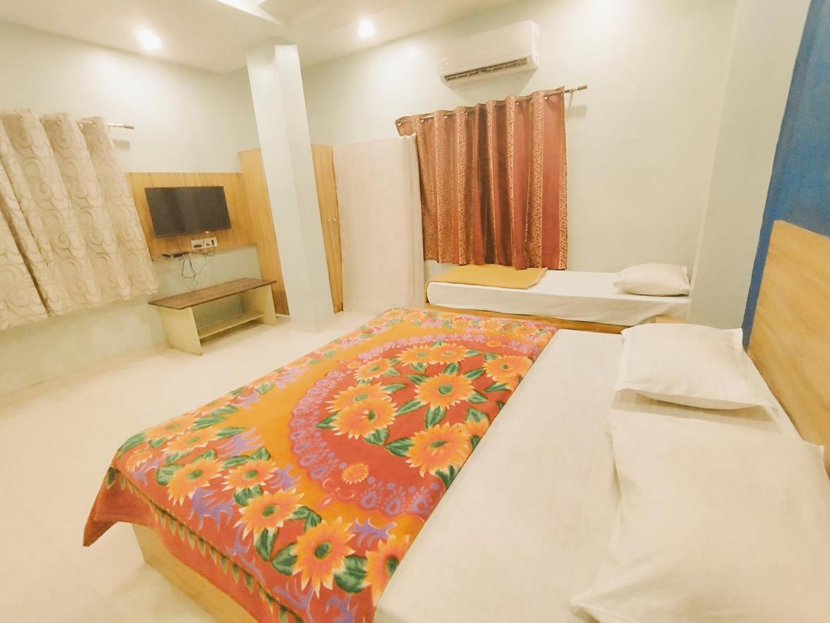 Hotel Guru Kripa - 500Mtr From Shreenathji Temple Nāthdwāra Exteriör bild