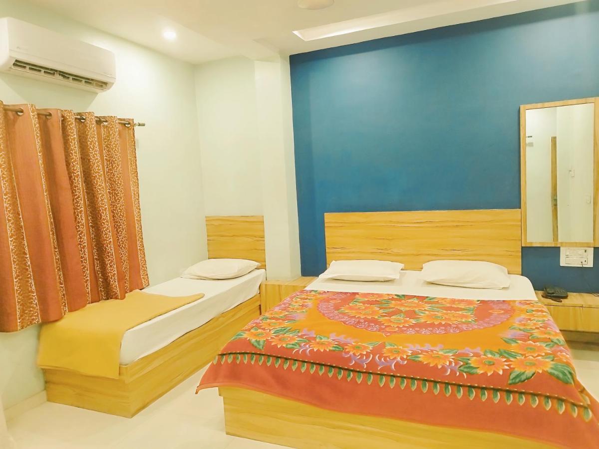 Hotel Guru Kripa - 500Mtr From Shreenathji Temple Nāthdwāra Exteriör bild