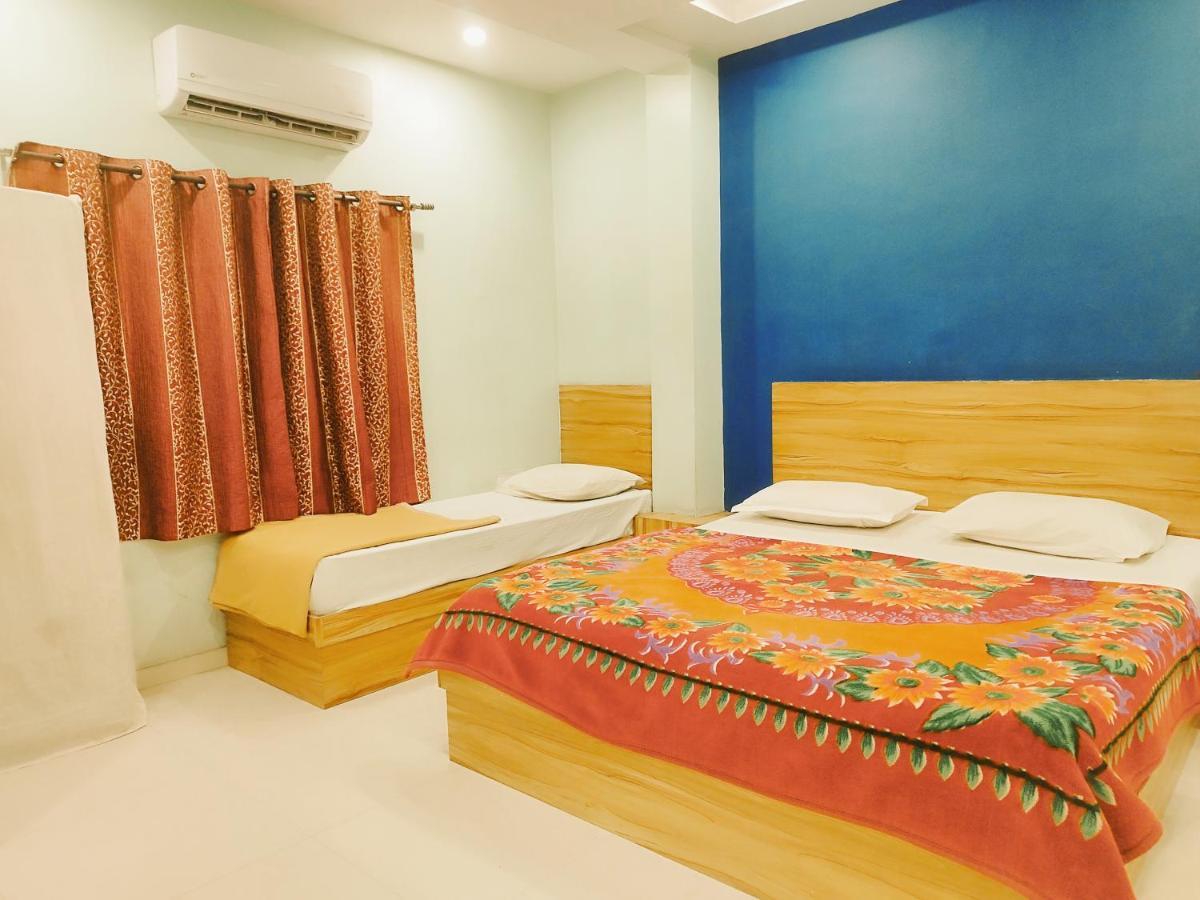Hotel Guru Kripa - 500Mtr From Shreenathji Temple Nāthdwāra Exteriör bild