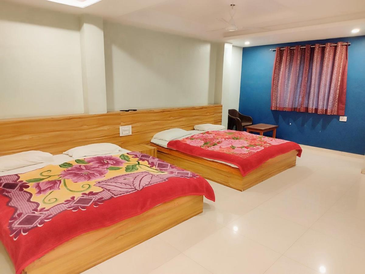 Hotel Guru Kripa - 500Mtr From Shreenathji Temple Nāthdwāra Exteriör bild