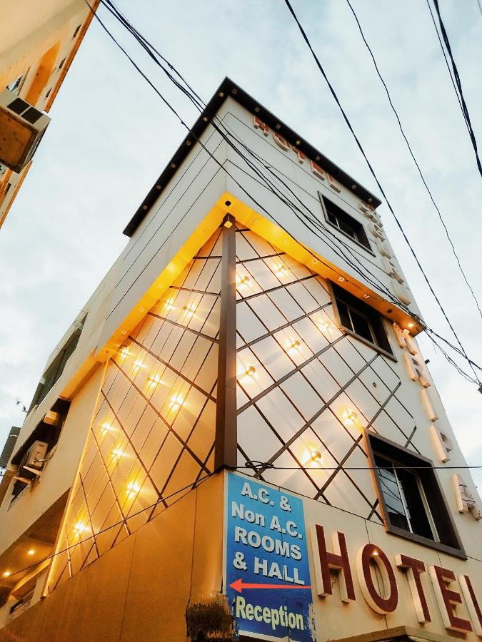 Hotel Guru Kripa - 500Mtr From Shreenathji Temple Nāthdwāra Exteriör bild