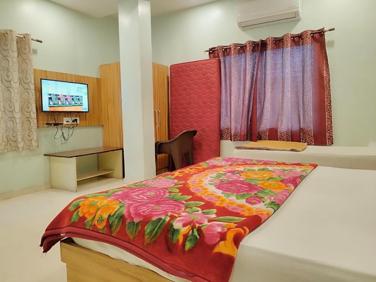 Hotel Guru Kripa - 500Mtr From Shreenathji Temple Nāthdwāra Exteriör bild
